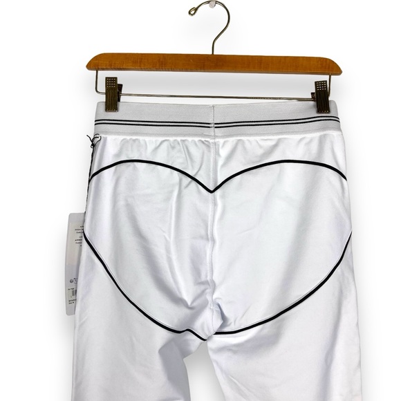 NWT Brand New ALO Airbrush High-Waist Heart Throb Leggings White Black Medium - Picture 9 of 14